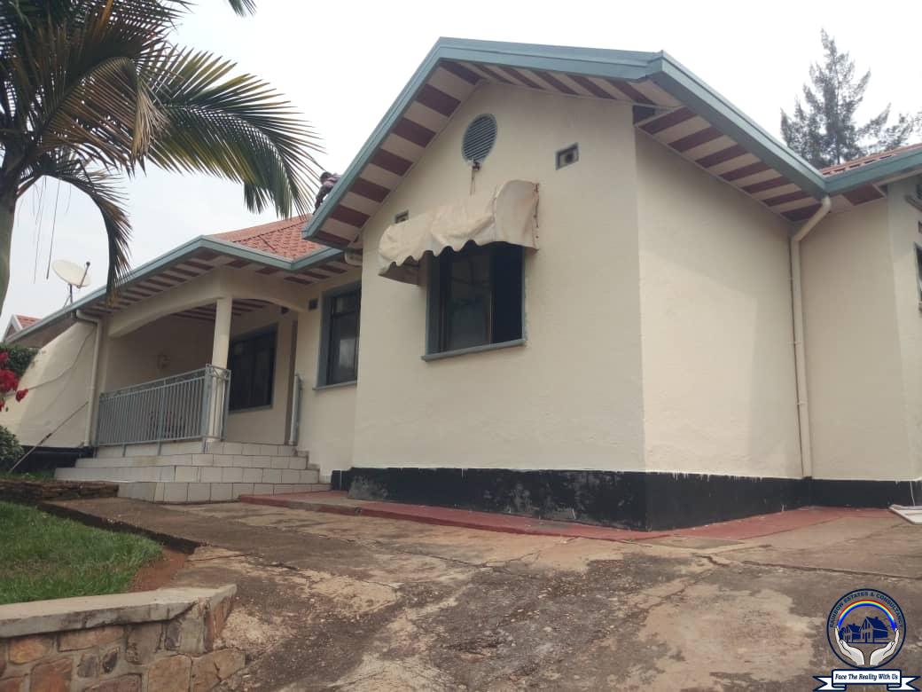 FURNISHED HOUSE FOR RENT AT GACURIRO